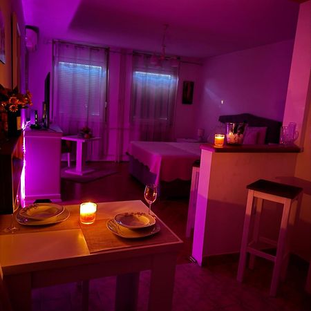 Post Apartmani - Sajam Novi Sad Eksteriør billede