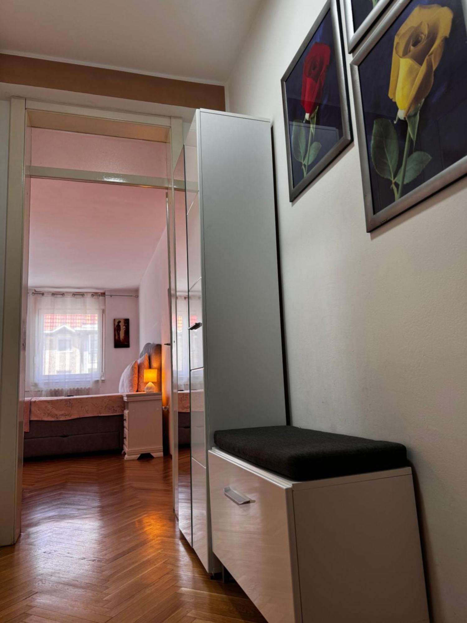 Post Apartmani - Sajam Novi Sad Eksteriør billede